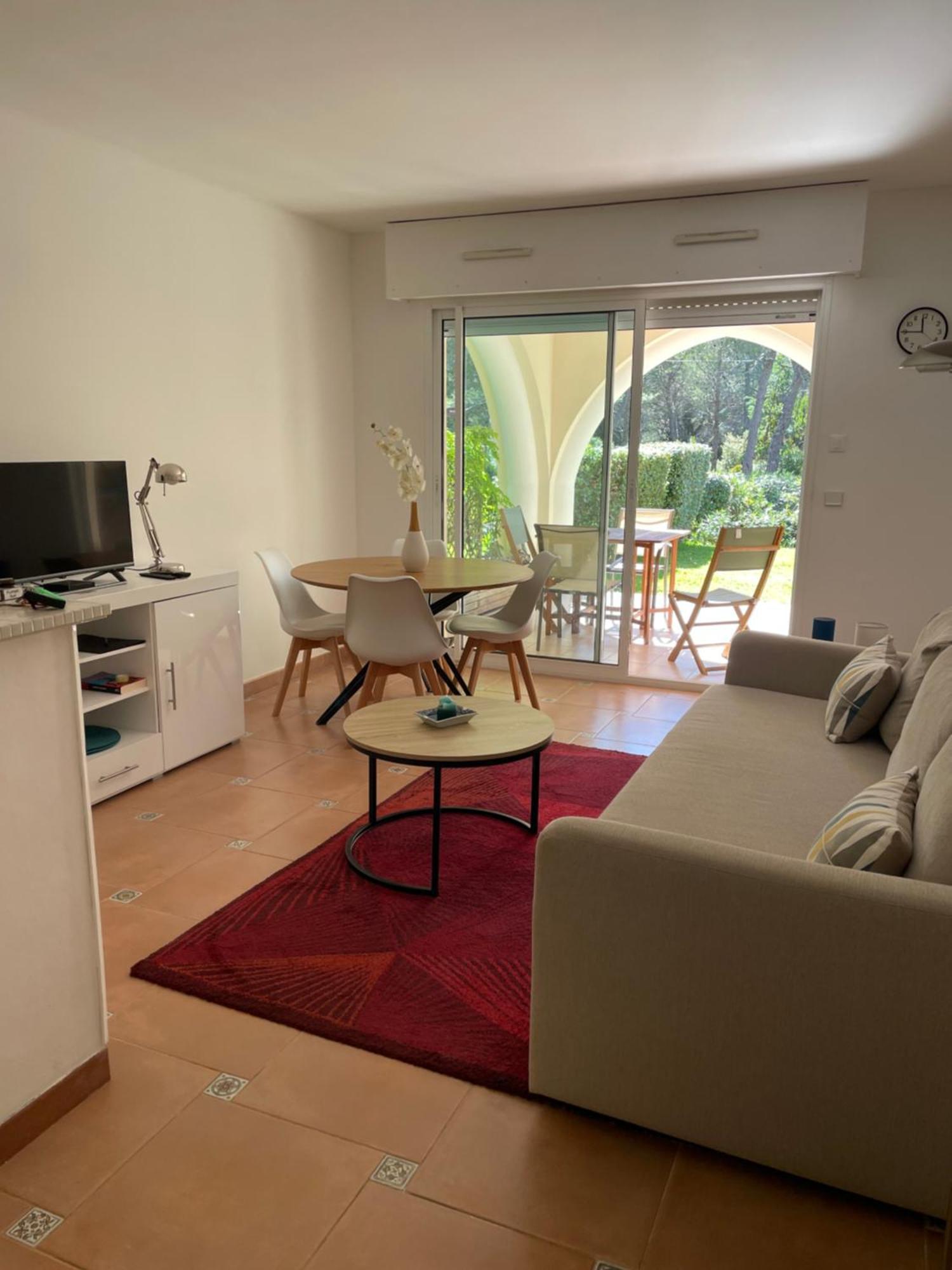 Riviera Oasis: Beachside Retreat With Pool And Tennis * Saint-Raphael (Var)
