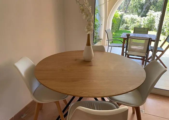 2 Pieces Saint Raphael Renove, Classe 4 Etoiles, 100 M Plages, Piscine, Tennis, Parc, Terrasse, Jardin Privatif