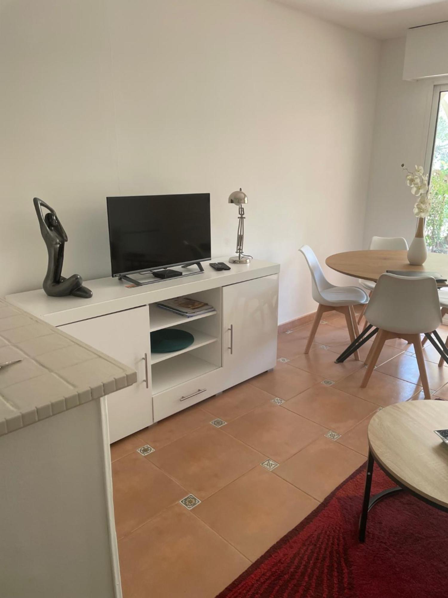 2 Pieces Raphael Renove, Classe 4 Etoiles, 100 M Plages, Piscine, Tennis, Parc, Terrasse, Jardin Privatif Apartment *