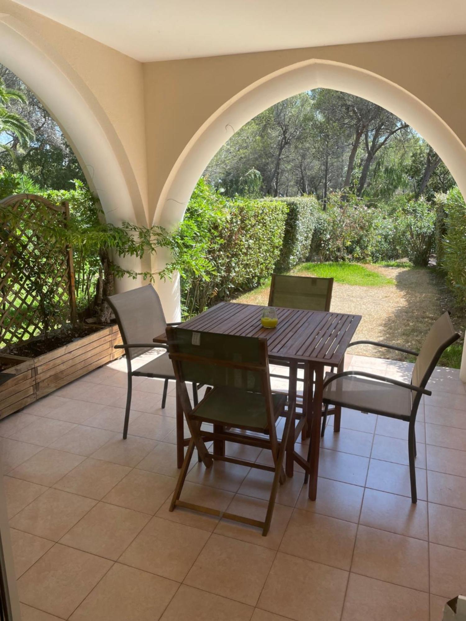 2 Pieces Raphael Renove, Classe 4 Etoiles, 100 M Plages, Piscine, Tennis, Parc, Terrasse, Jardin Privatif Apartment Saint-Raphaël
